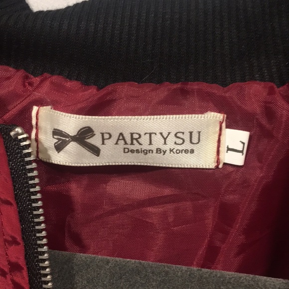 Red jacket - Picture 2 of 5